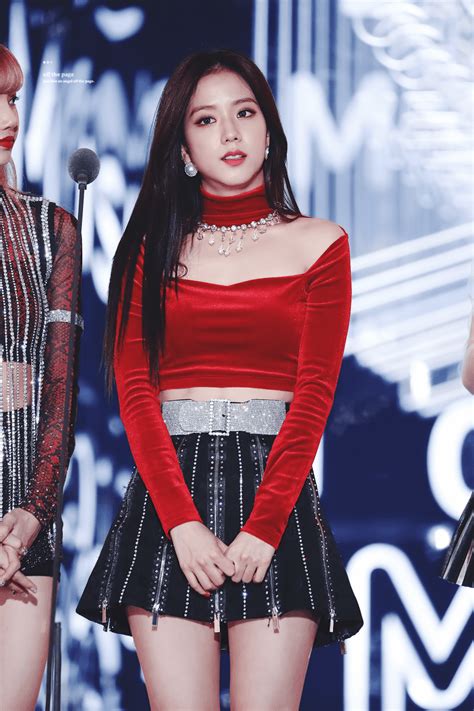 Jisoo iconic outfits